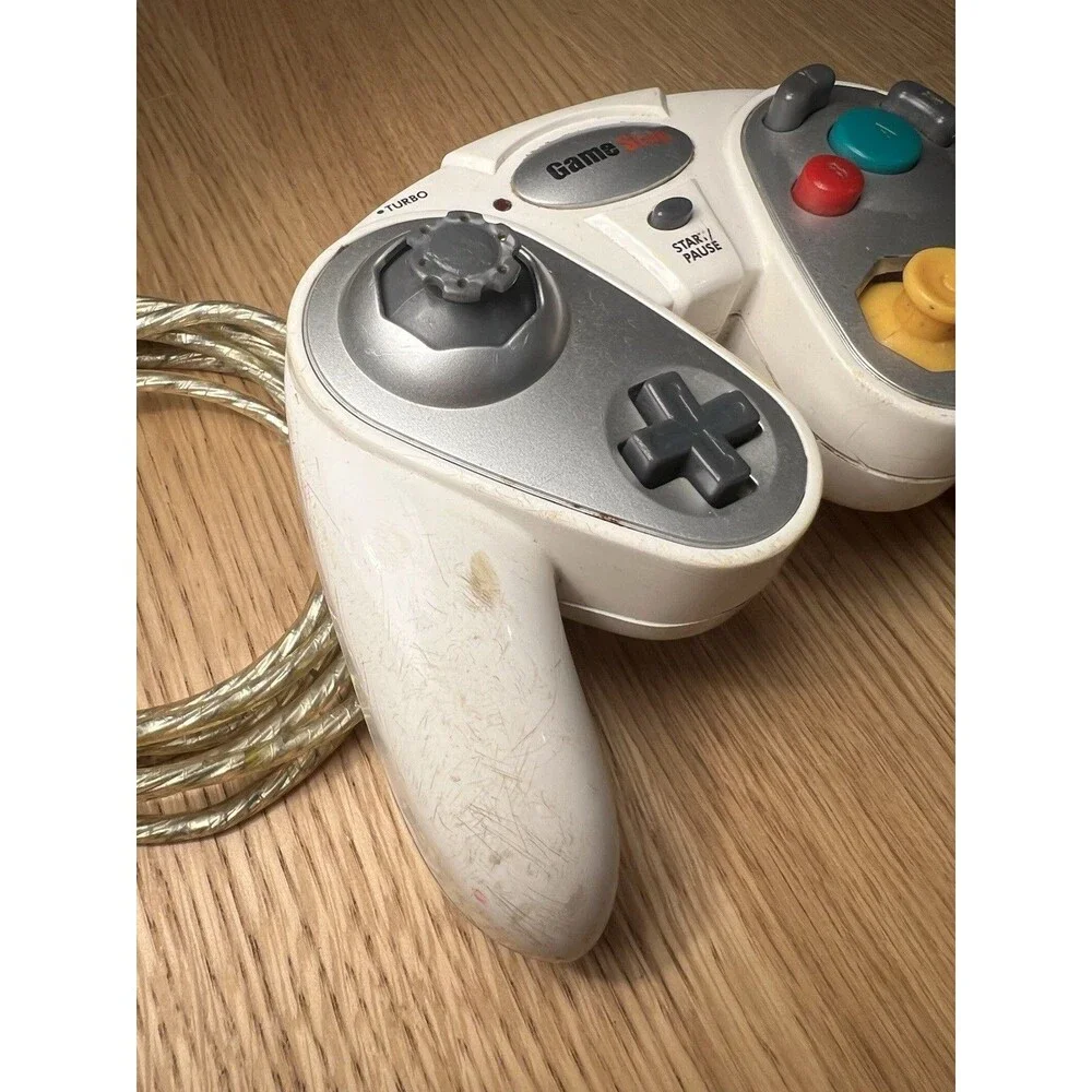 GameStop G3 Wired Turbo Controller - Nintendo GameCube (White)
